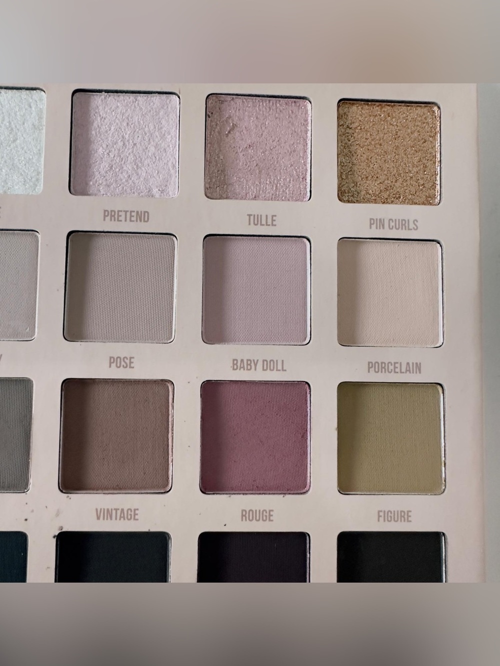Blend Bunny Cosmetics The Dollhouse Eyeshadow Palette - Picture 4 of 10
